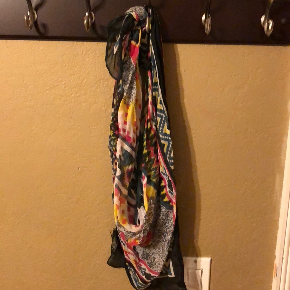 Multicolored scarf
